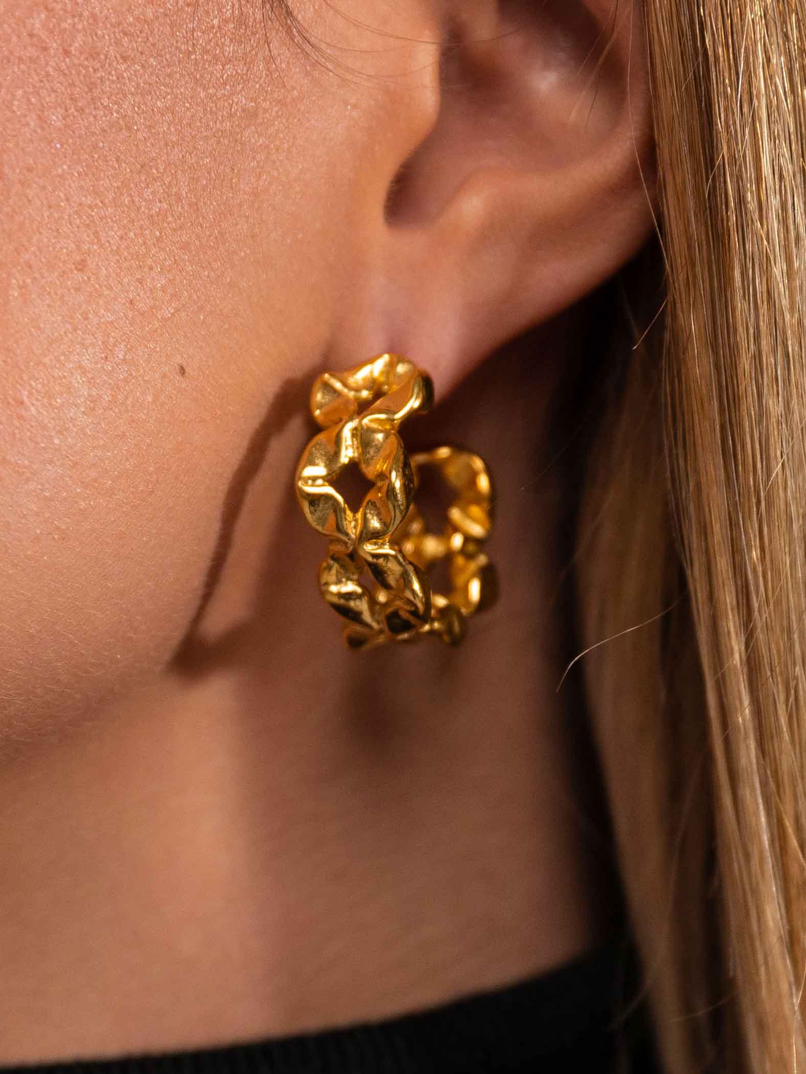 63735E69-DA9F-4082-9BB6-6F5A97897A7A