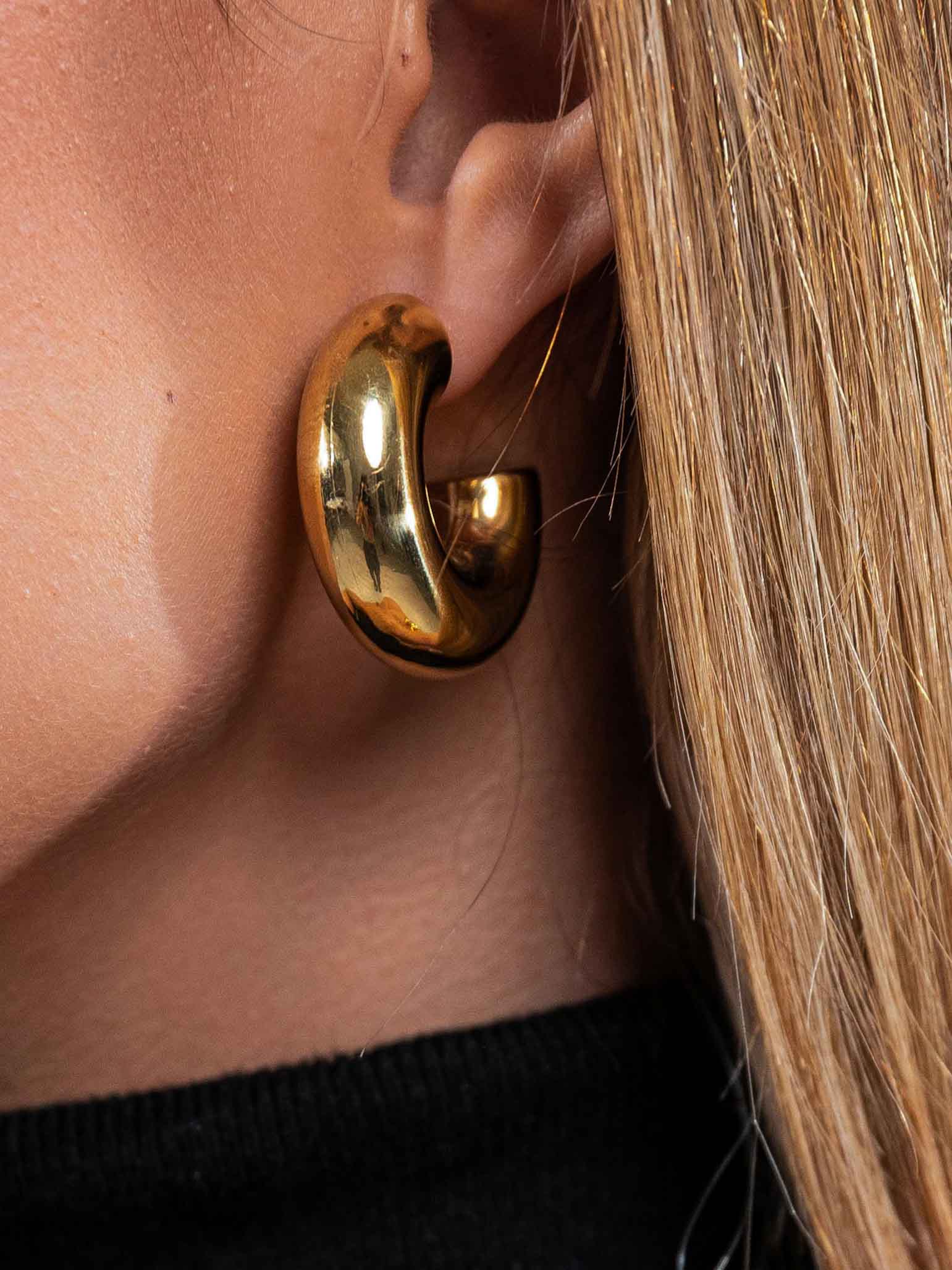 DEB935C8-C11B-418E-96DB-B5D576941A93